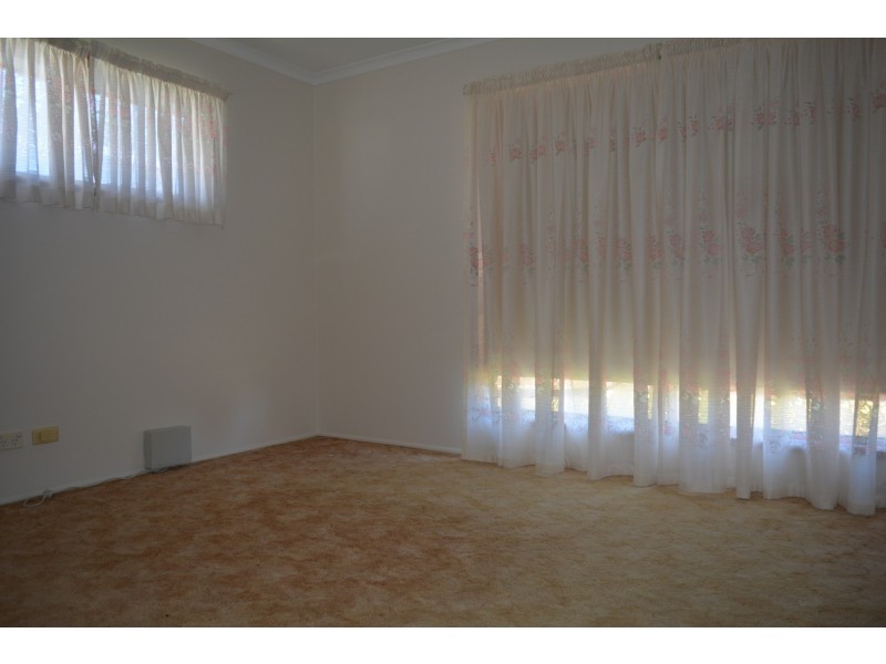16 Fern Drive, Kearneys Spring QLD 4350
