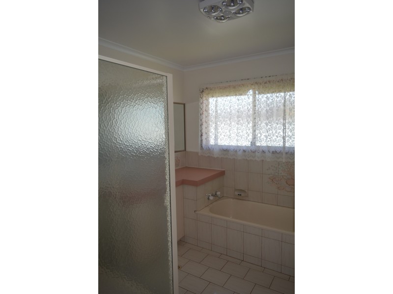 16 Fern Drive, Kearneys Spring QLD 4350