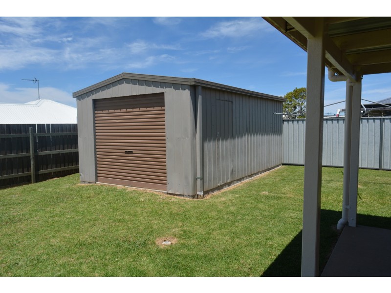 16 Fern Drive, Kearneys Spring QLD 4350
