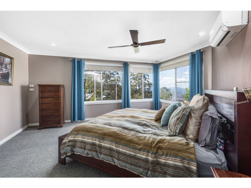 18 Harvey Street, Mount Lofty QLD 4350