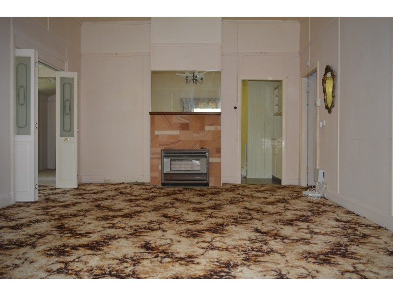 14 Arthur Street, East Toowoomba QLD 4350