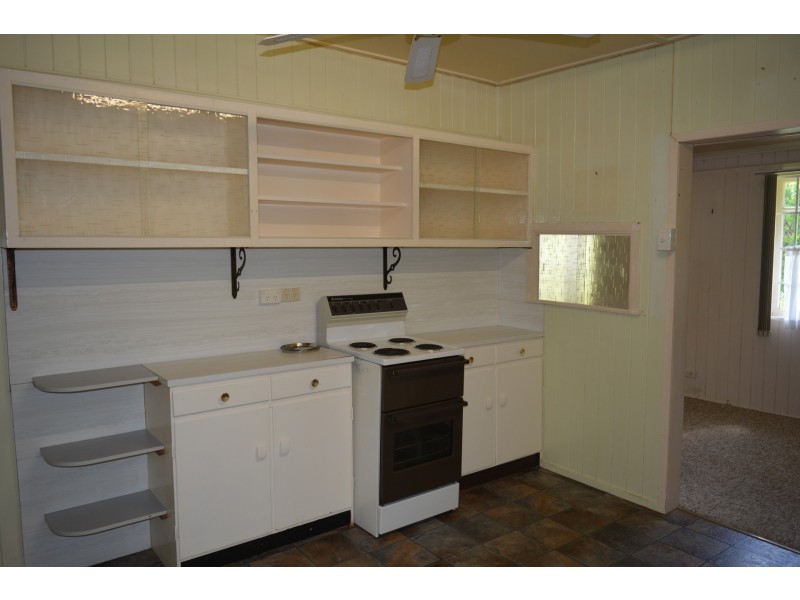 14 Arthur Street, East Toowoomba QLD 4350