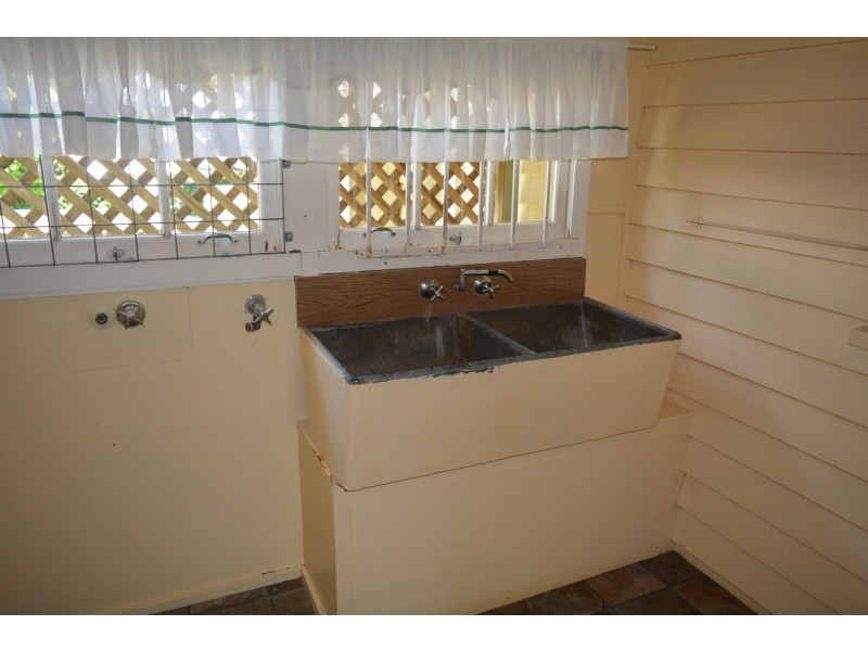 14 Arthur Street, East Toowoomba QLD 4350