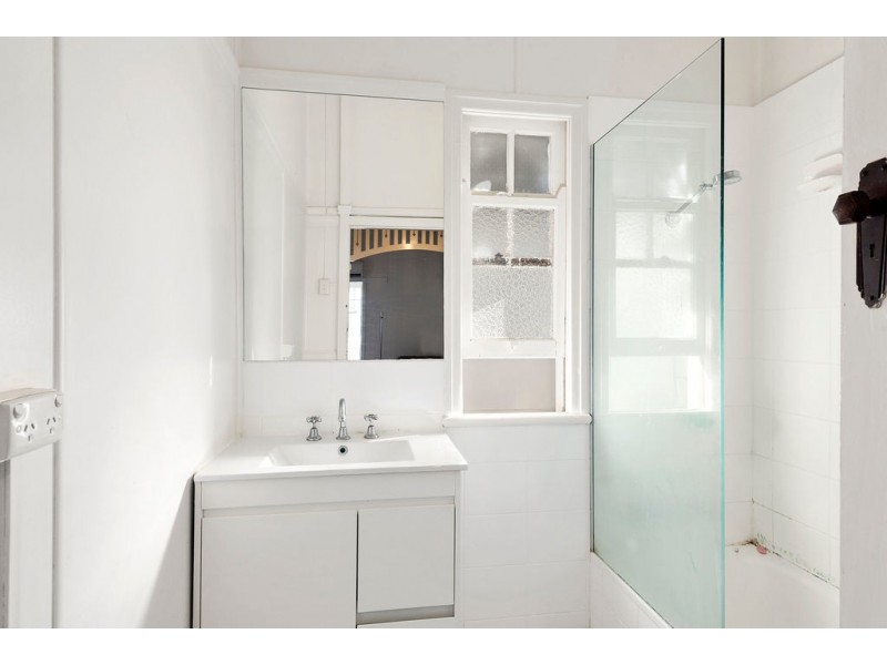 3 Second Avenue, Harristown QLD 4350