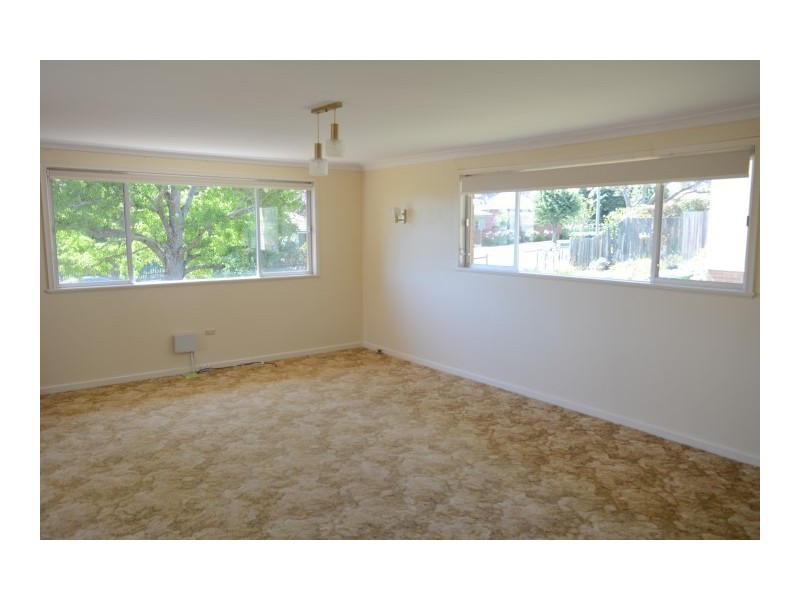 24 Mary Street, Mount Lofty QLD 4350