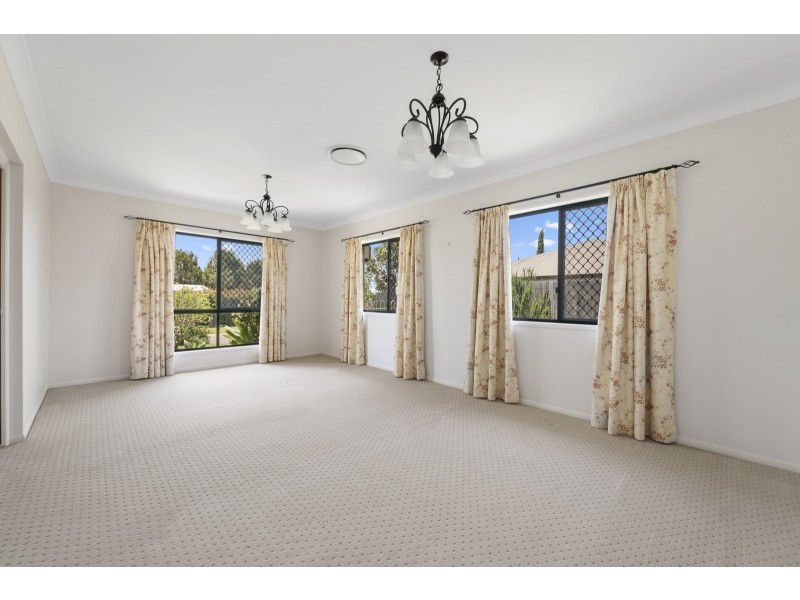 4 Pugh Street, Middle Ridge QLD 4350
