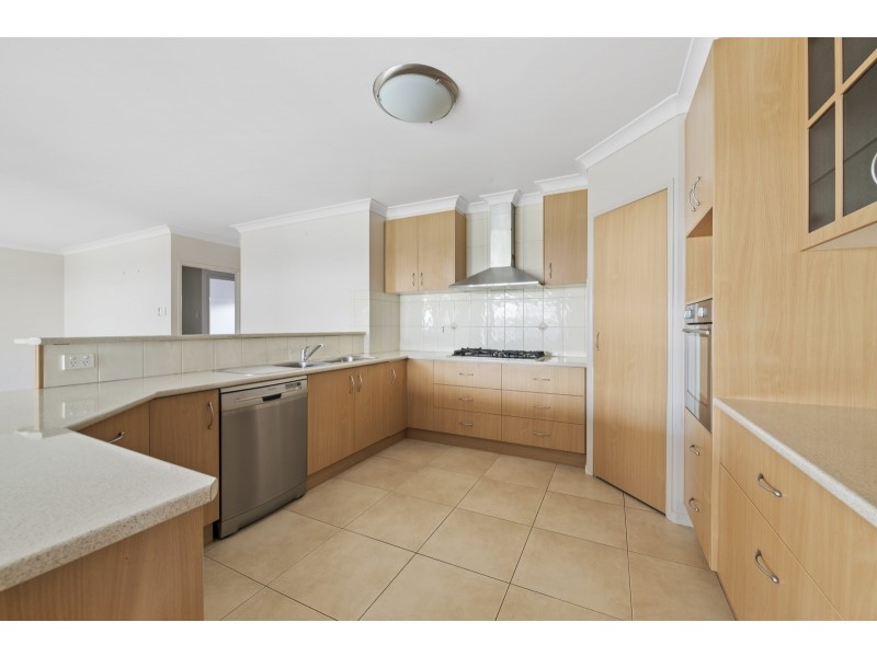 4 Pugh Street, Middle Ridge QLD 4350