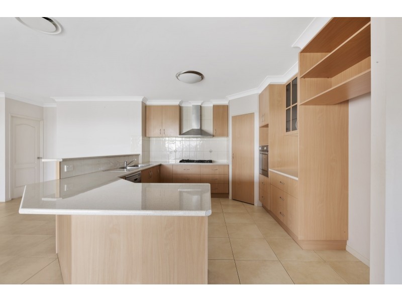 4 Pugh Street, Middle Ridge QLD 4350