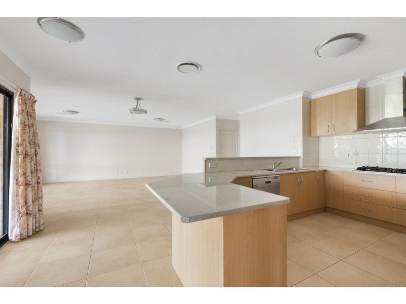 4 Pugh Street, Middle Ridge QLD 4350