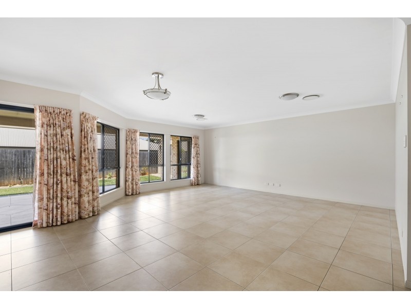 4 Pugh Street, Middle Ridge QLD 4350