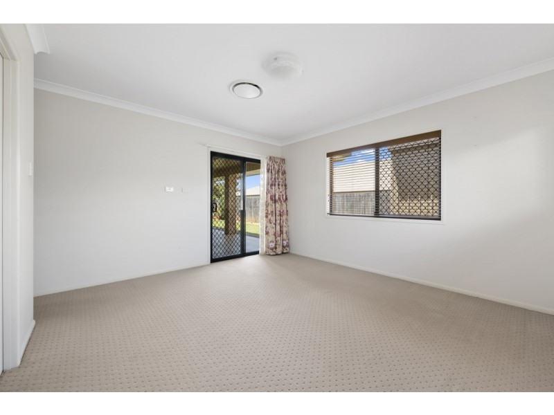 4 Pugh Street, Middle Ridge QLD 4350