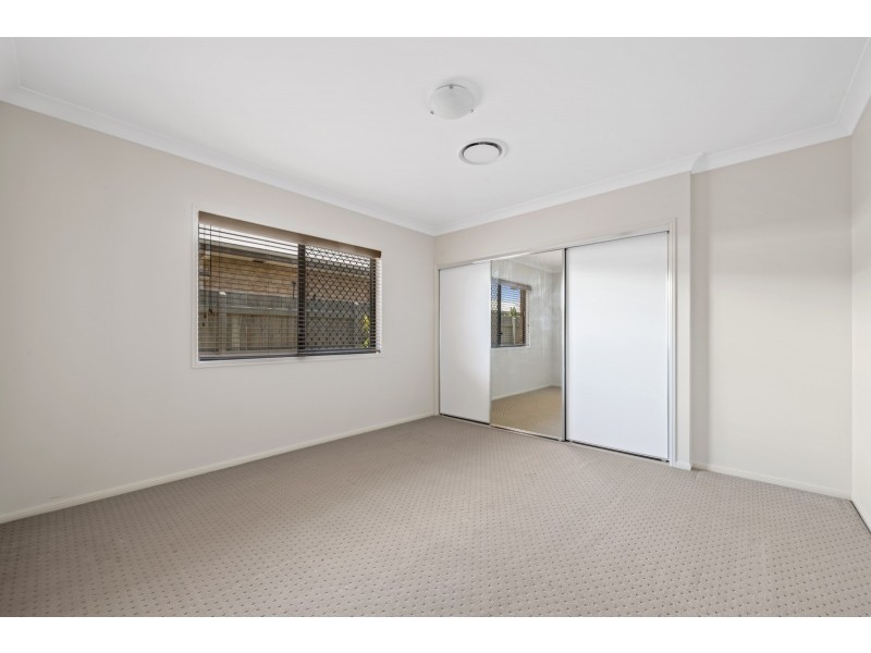 4 Pugh Street, Middle Ridge QLD 4350