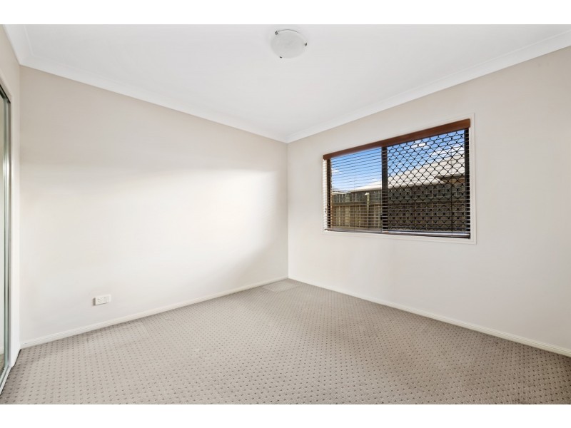 4 Pugh Street, Middle Ridge QLD 4350