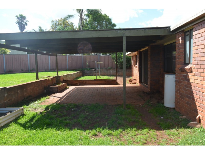 16 Coolawin Street, Wilsonton QLD 4350