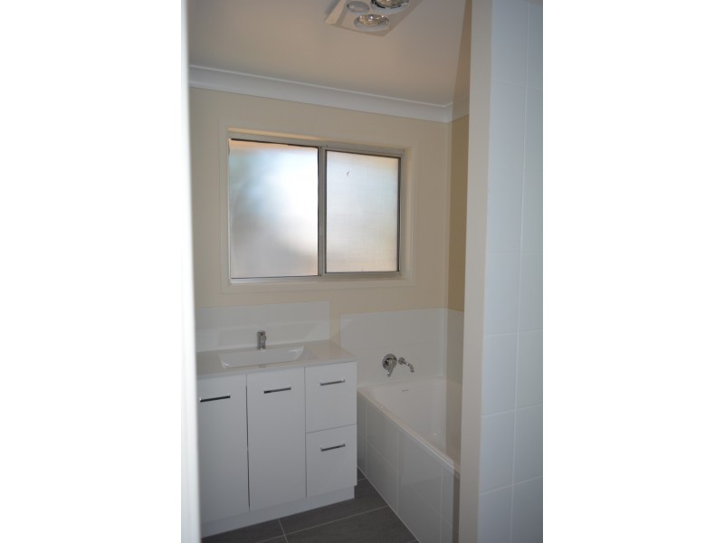 10 Jennifer Crescent, Darling Heights QLD 4350