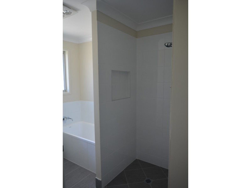 10 Jennifer Crescent, Darling Heights QLD 4350