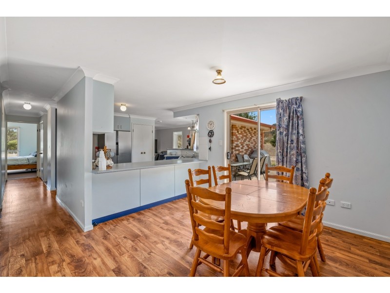 8 Devoncourt Road, Crows Nest QLD 4355