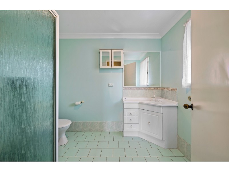 8 Devoncourt Road, Crows Nest QLD 4355