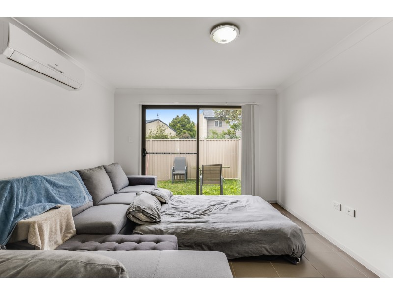 1 & 2/5 Northpoint Crescent, Harlaxton QLD 4350