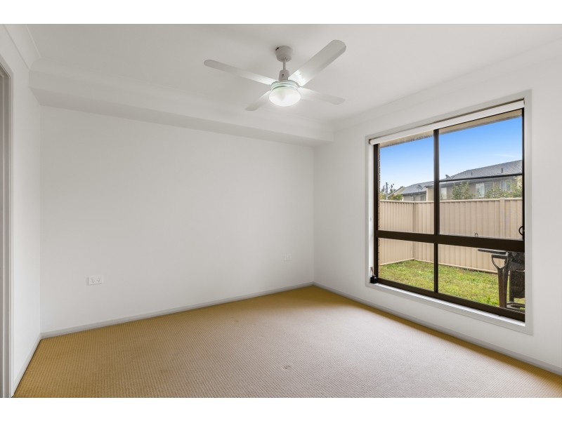 1 & 2/5 Northpoint Crescent, Harlaxton QLD 4350
