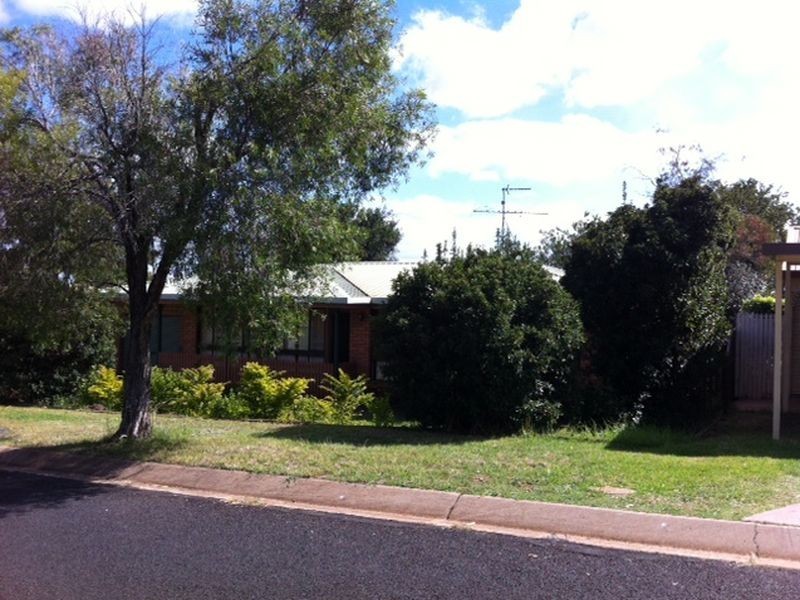 27 Kurrajong Street, Newtown QLD 4350