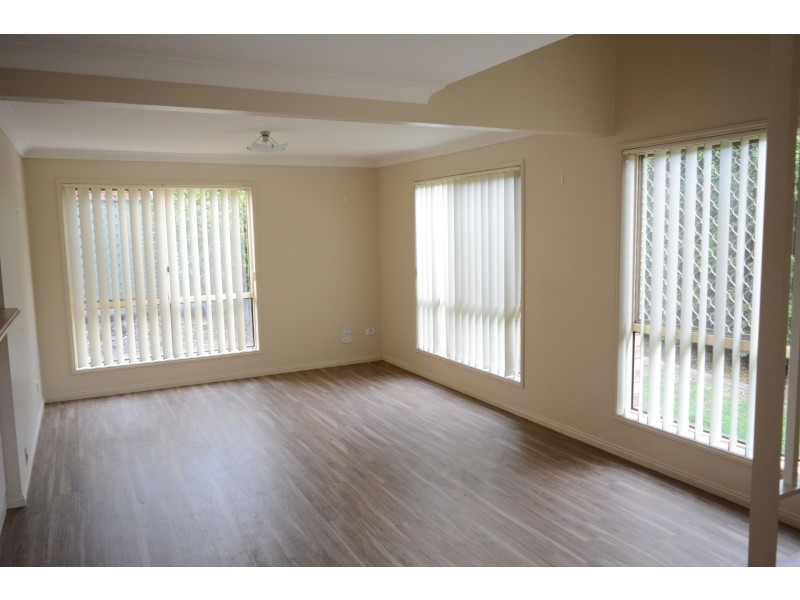 1/390 Stenner Street, Kearneys Spring QLD 4350