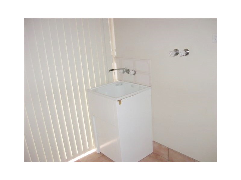 1/390 Stenner Street, Kearneys Spring QLD 4350