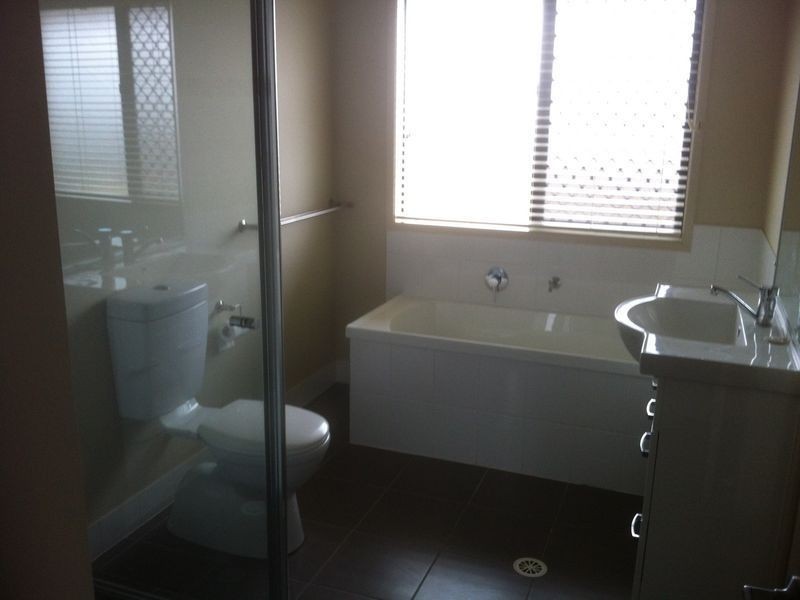 2/7 Amity Court, Glenvale QLD 4350