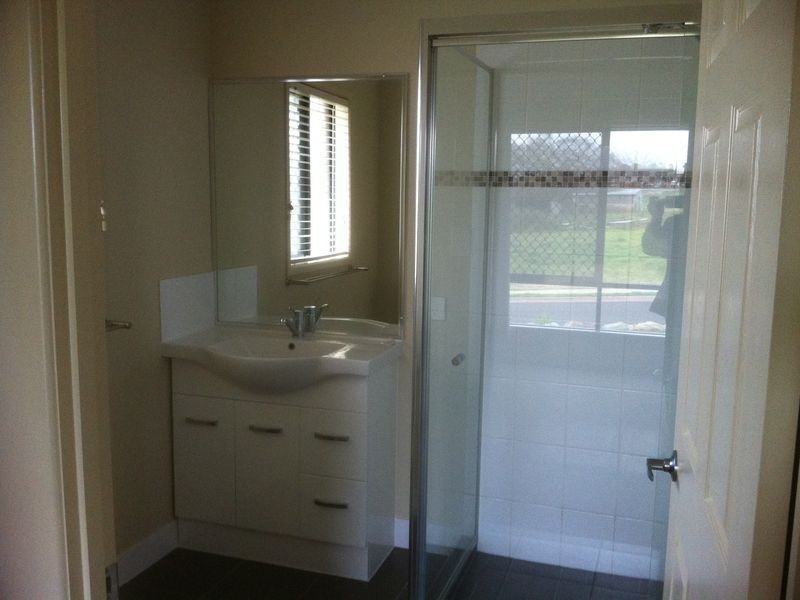 2/7 Amity Court, Glenvale QLD 4350