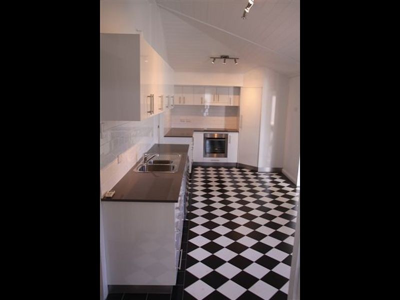 5 Charles Street, Newtown QLD 4350