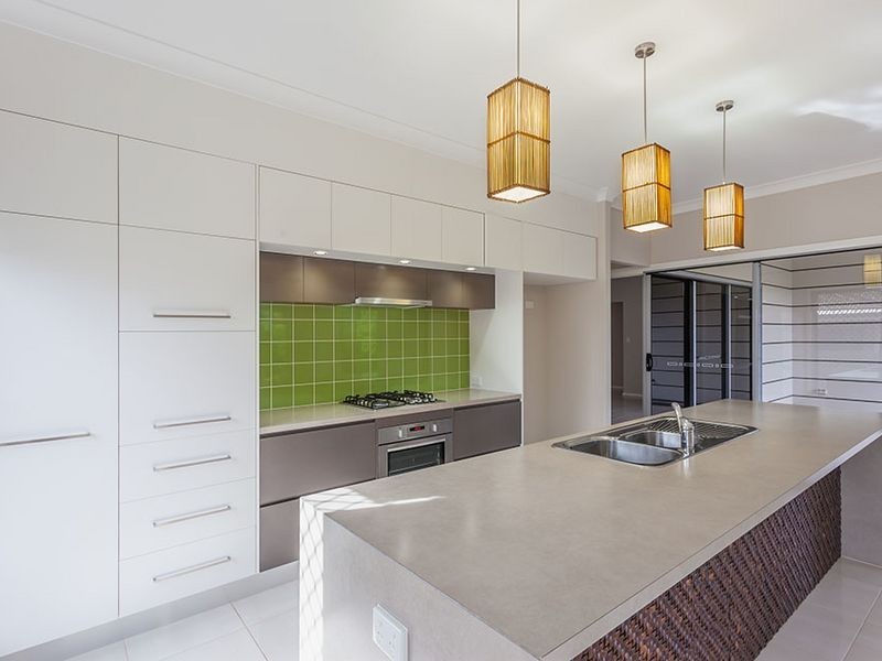 90 Spring Street, Middle Ridge QLD 4350