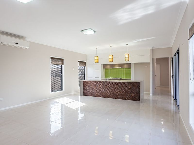 90 Spring Street, Middle Ridge QLD 4350