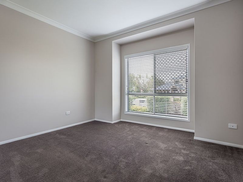 90 Spring Street, Middle Ridge QLD 4350