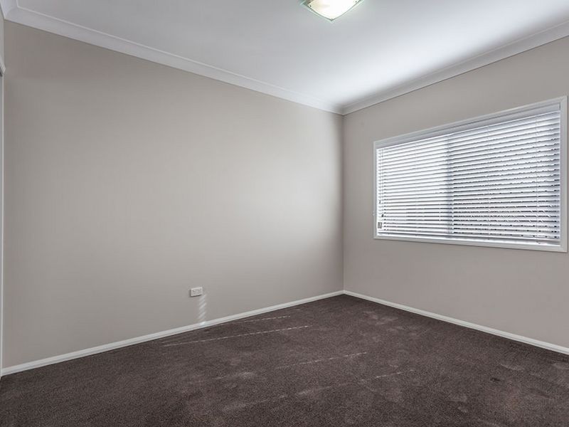 90 Spring Street, Middle Ridge QLD 4350