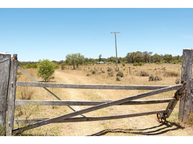 250 Vonhoffs Road, Highland Plains QLD 4401
