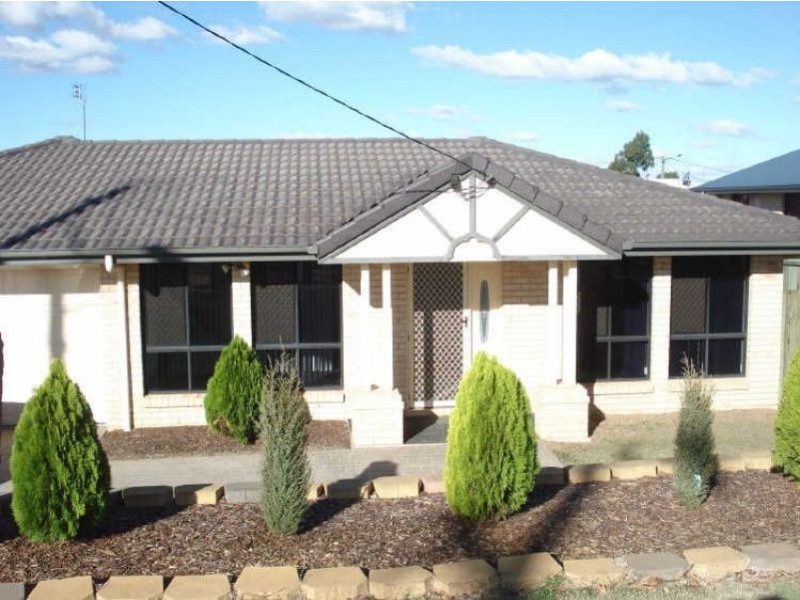 376 West Street, Darling Heights QLD 4350