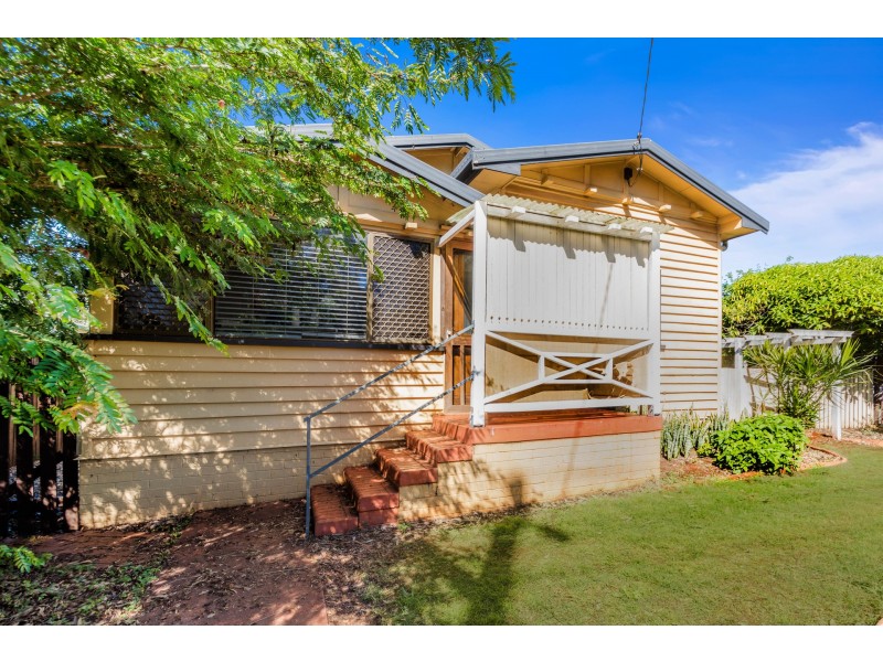 18 Princess Street, Newtown QLD 4350