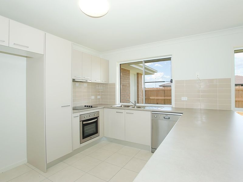 54 Neville Street, Clifton QLD 4361