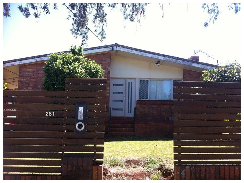 281 Tor Street, Wilsonton QLD 4350
