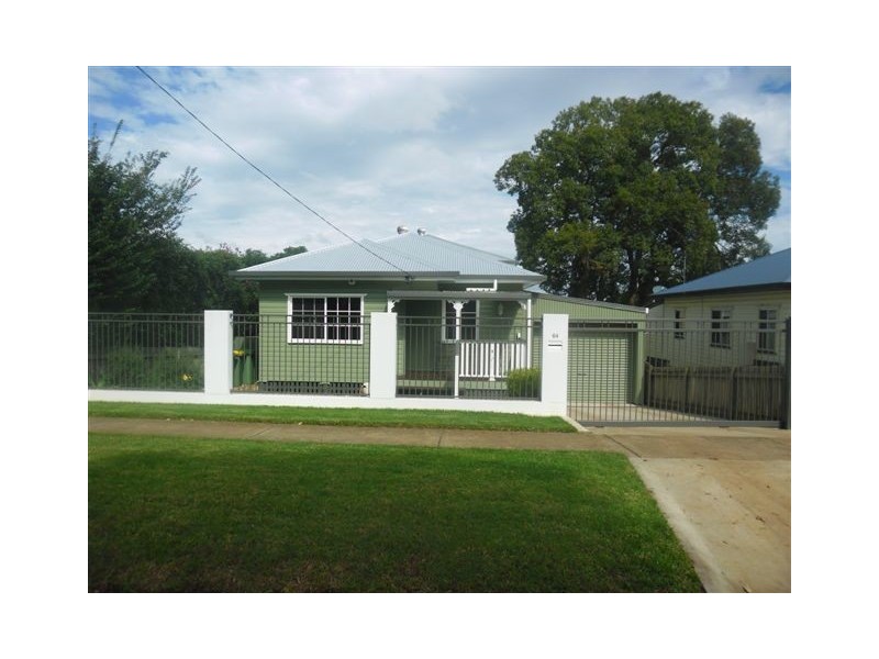 64 Alford Street, Mount Lofty QLD 4350