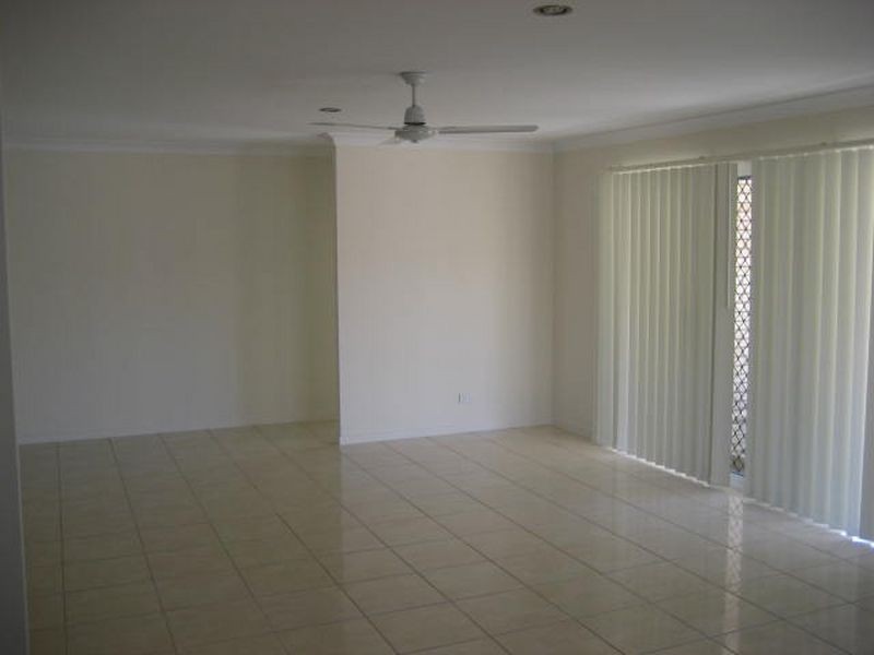 6 Paige Place, Helidon QLD 4344
