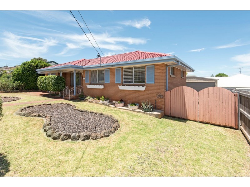 16 Brown Street, Rockville QLD 4350