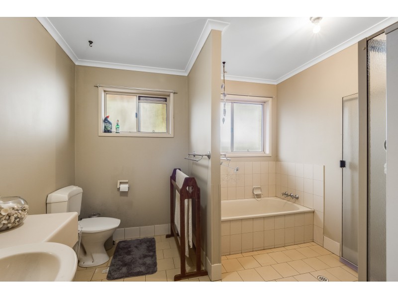 16 Maplewood Street, Darling Heights QLD 4350