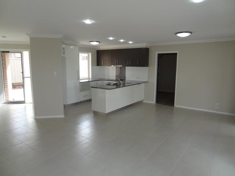 2/2 Beh Street, Harristown QLD 4350