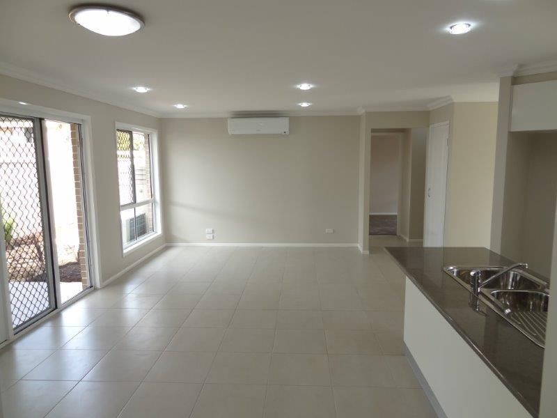 2/2 Beh Street, Harristown QLD 4350