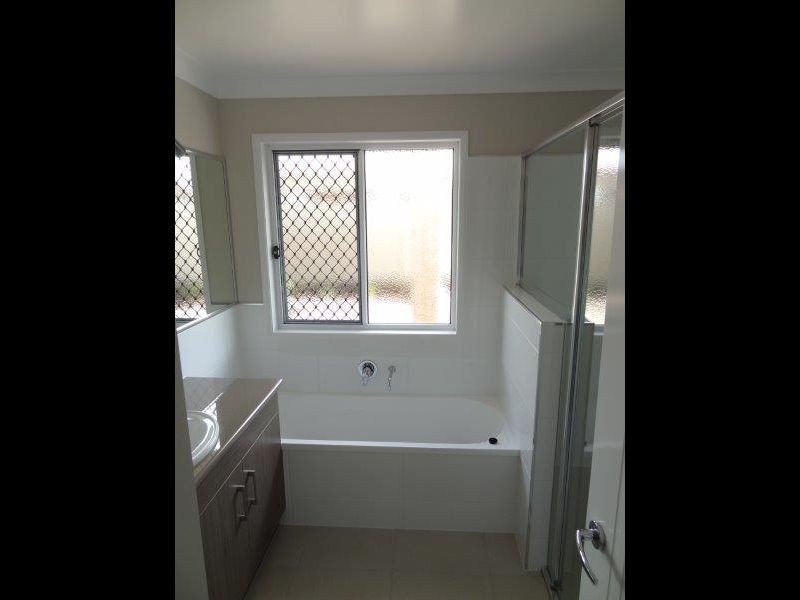 2/2 Beh Street, Harristown QLD 4350