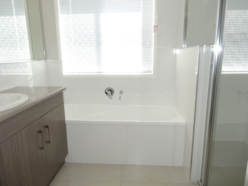 2/2 Beh Street, Harristown QLD 4350