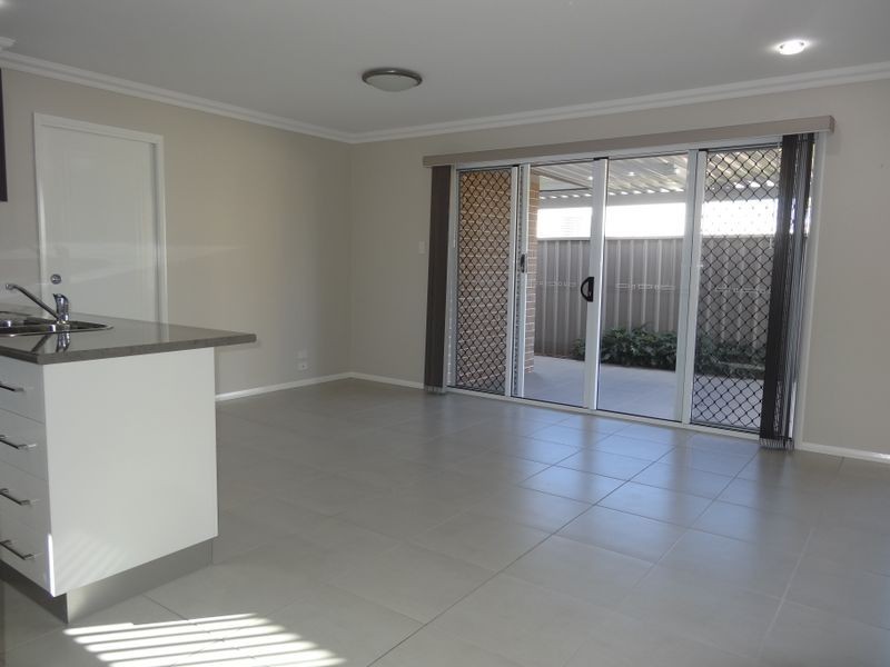 2/2 Beh Street, Harristown QLD 4350