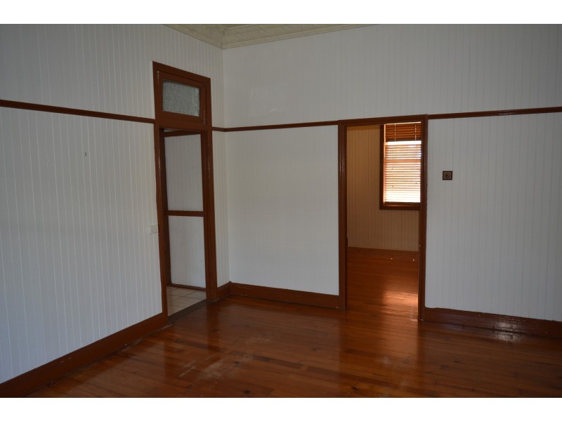 16 Stone Street, Wilsonton QLD 4350