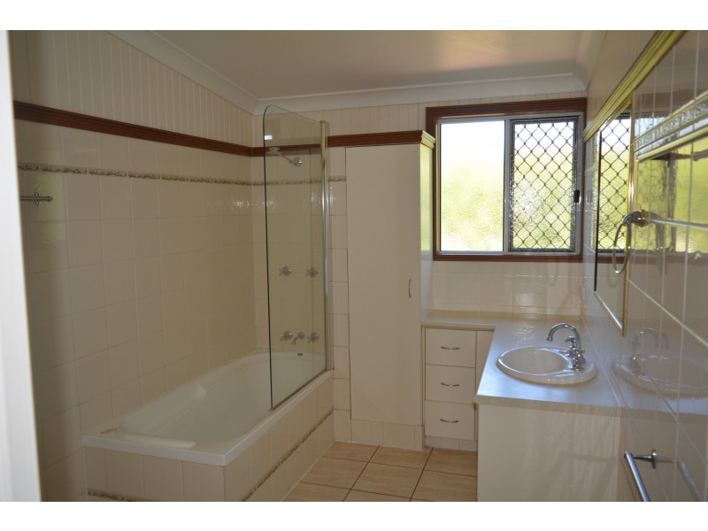 16 Stone Street, Wilsonton QLD 4350